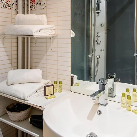 Amazing Studio On The Most Prestigious Street Paris Extérieur photo